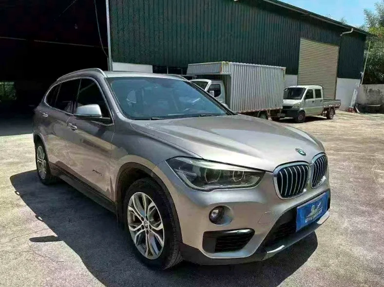 X1宝马 正面外观三