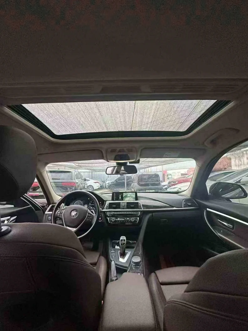 宝马3系 后面外观一