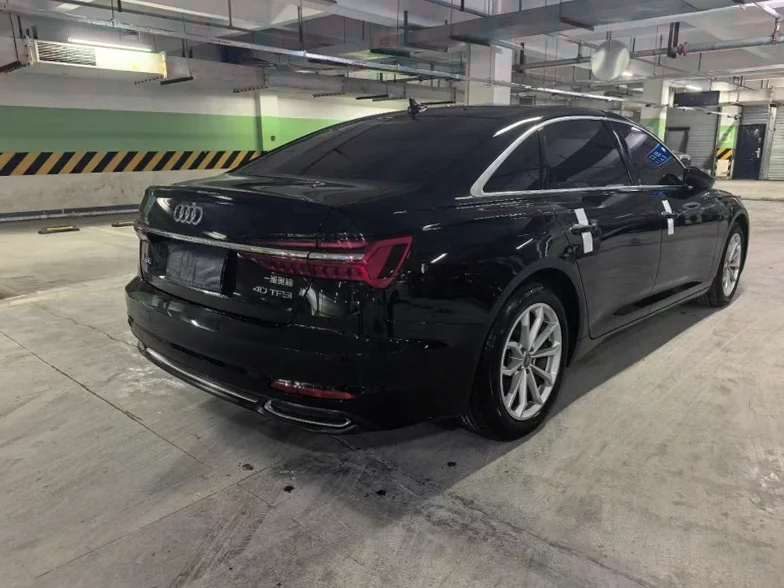 奥迪A6L 后面外观一