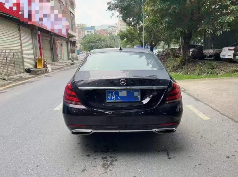 奔驰S 驾驶室