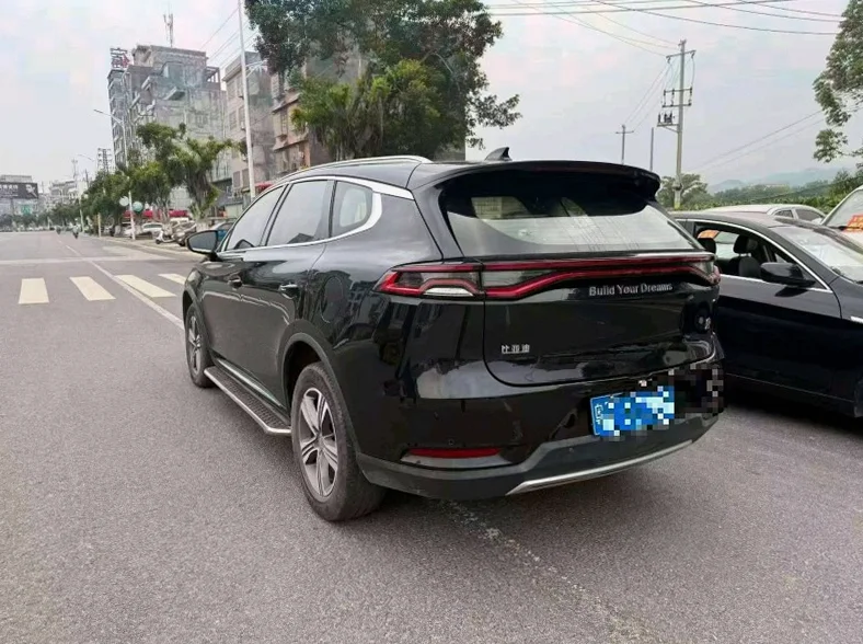 比亚迪唐 正面外观二