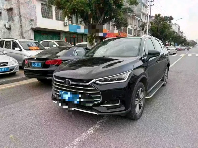 比亚迪唐 正面外观三