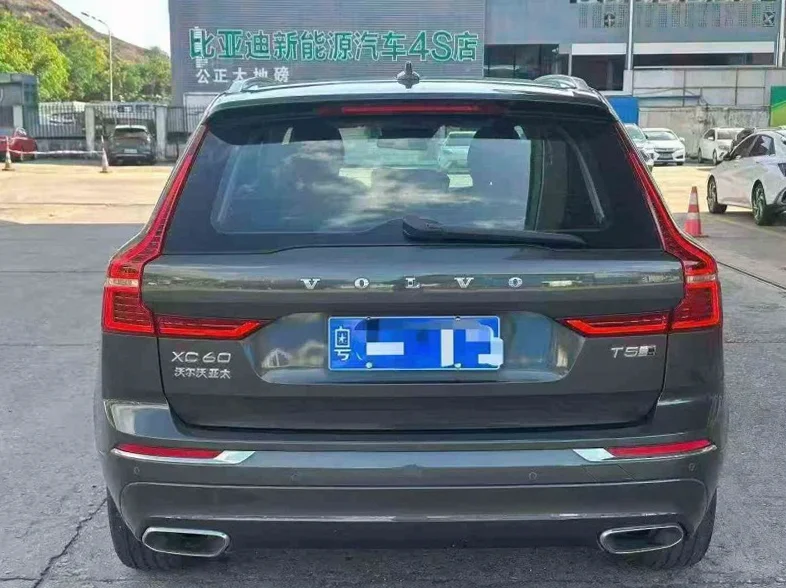 沃尔沃XC60 驾驶室