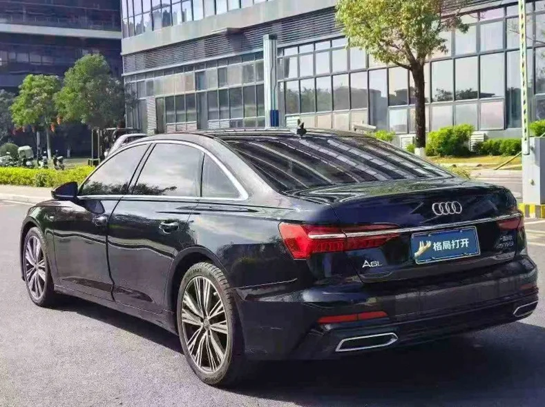 奥迪A6L 内饰后排