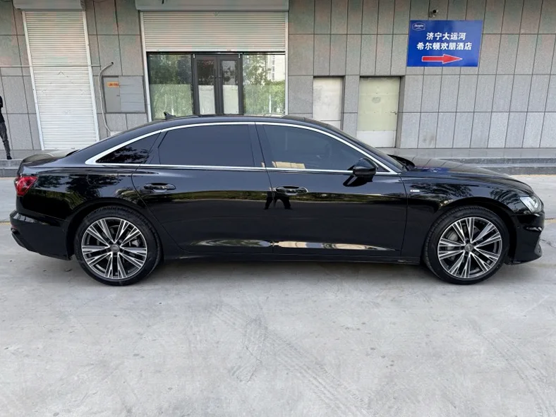 奥迪A6L 后面外观一
