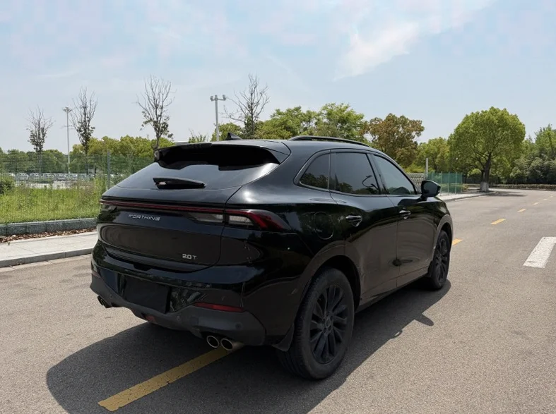 东风T5 后面外观一