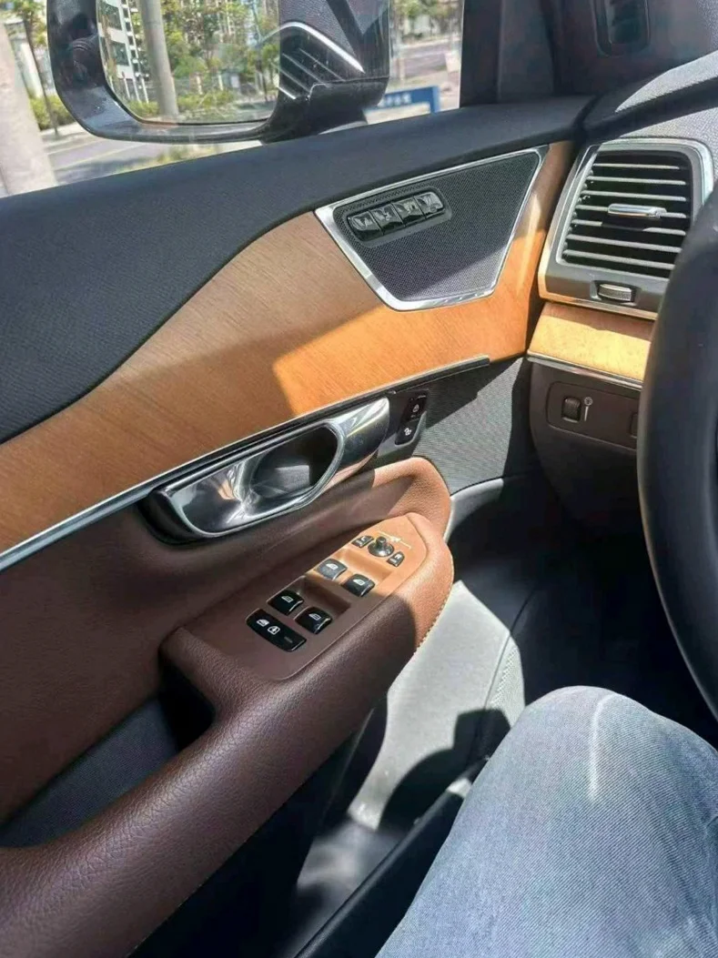 沃尔沃XC90 正面外观三