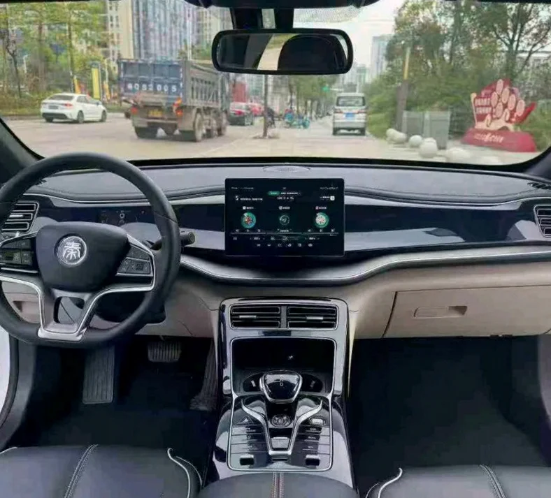 比亚迪秦 后面外观三