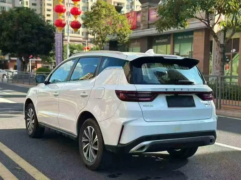 吉利远景 内饰前排