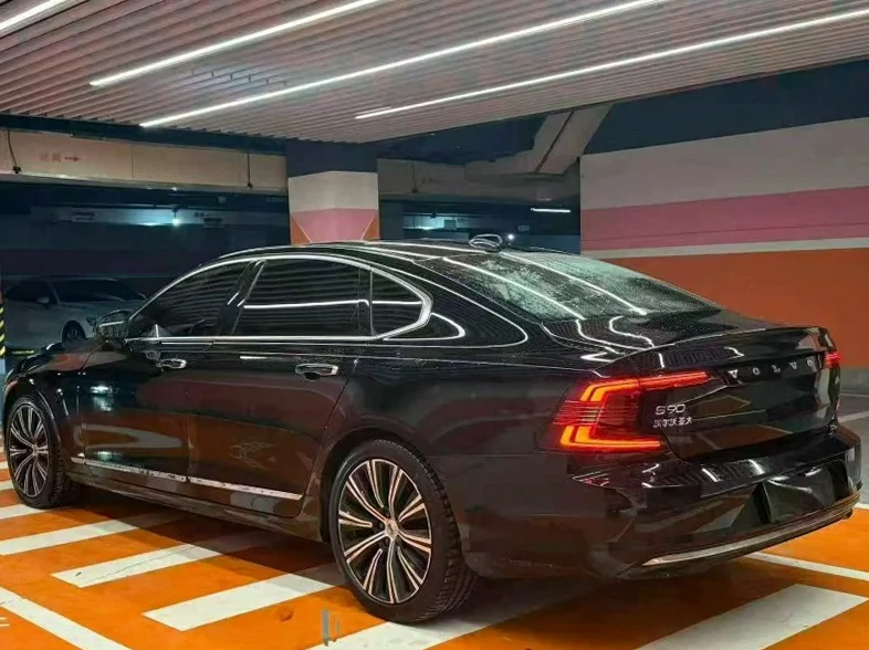 沃尔沃S90 后面外观三