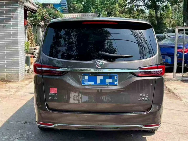 别克GL8 驾驶室