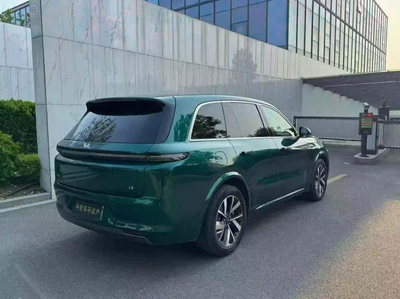 理想L8 内饰后排