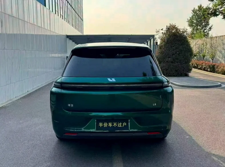 理想L8 驾驶室