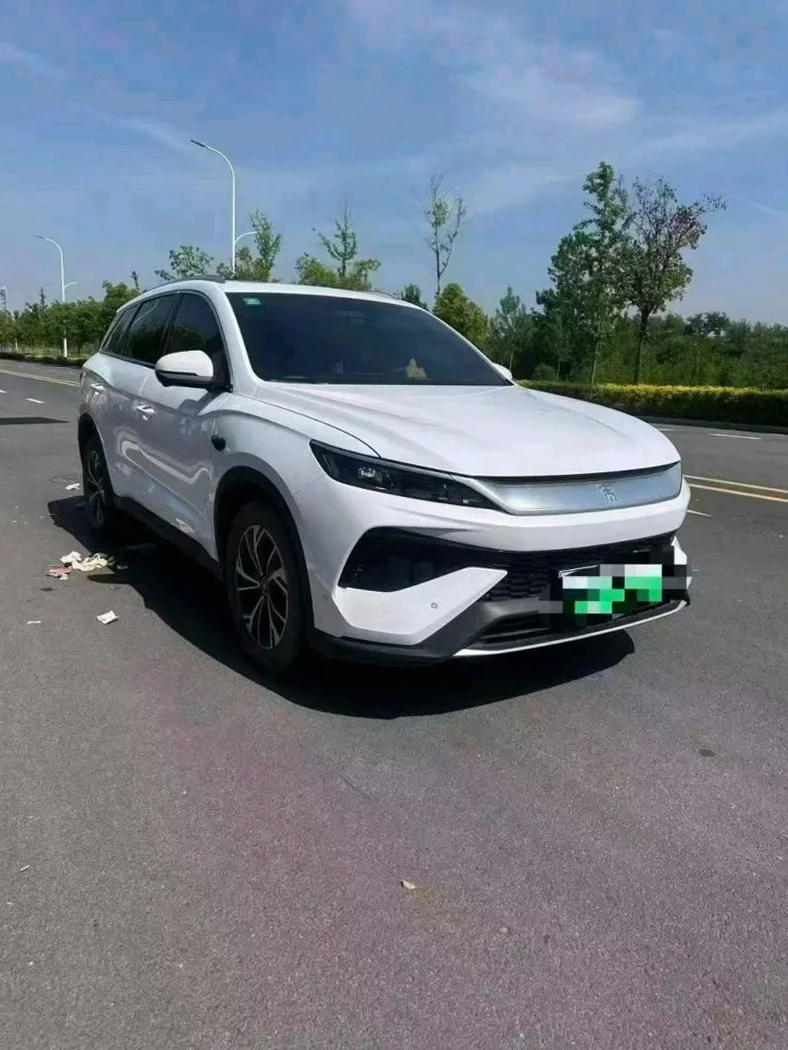 比亚迪宋 正面外观三