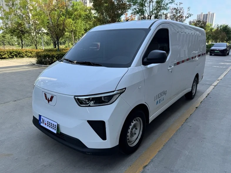 五菱汽车扬光 正面外观三