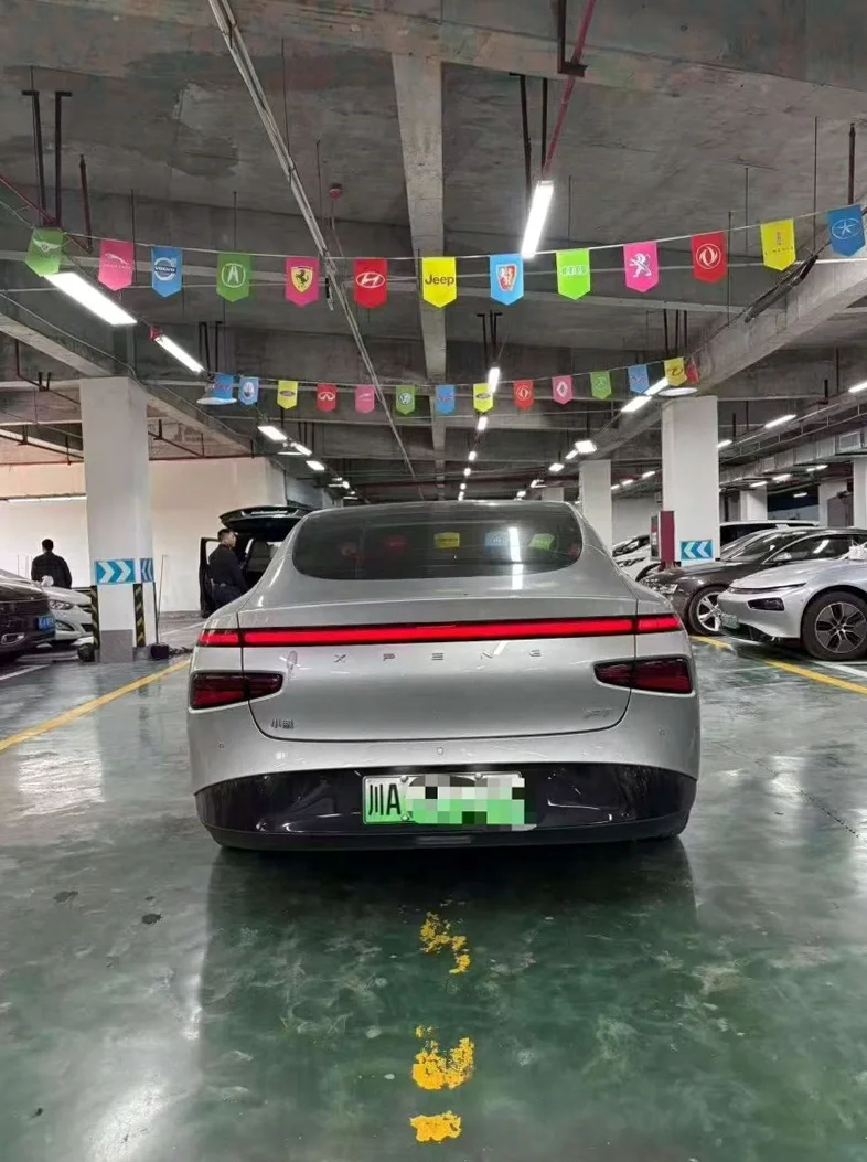 小鹏汽车p7 后面外观二