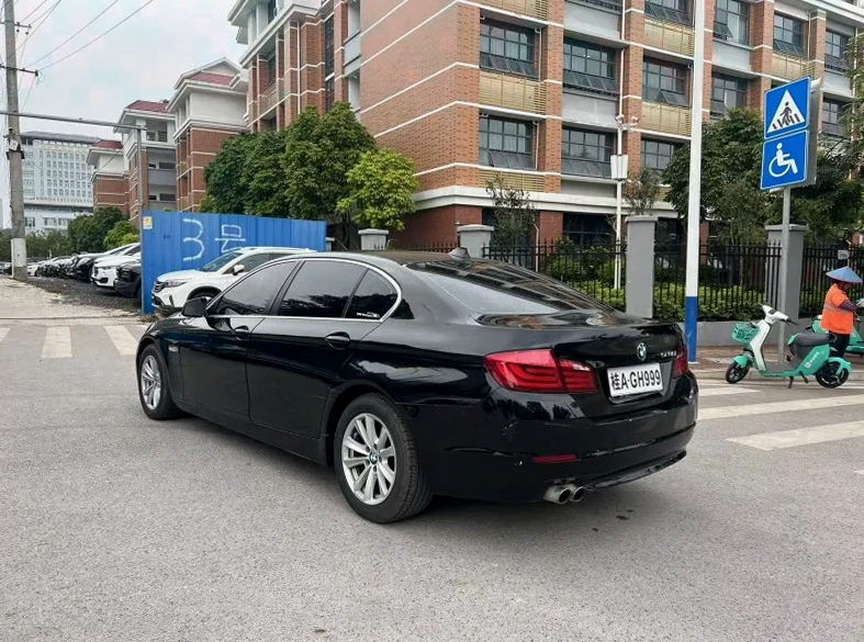 宝马5系 后面外观二