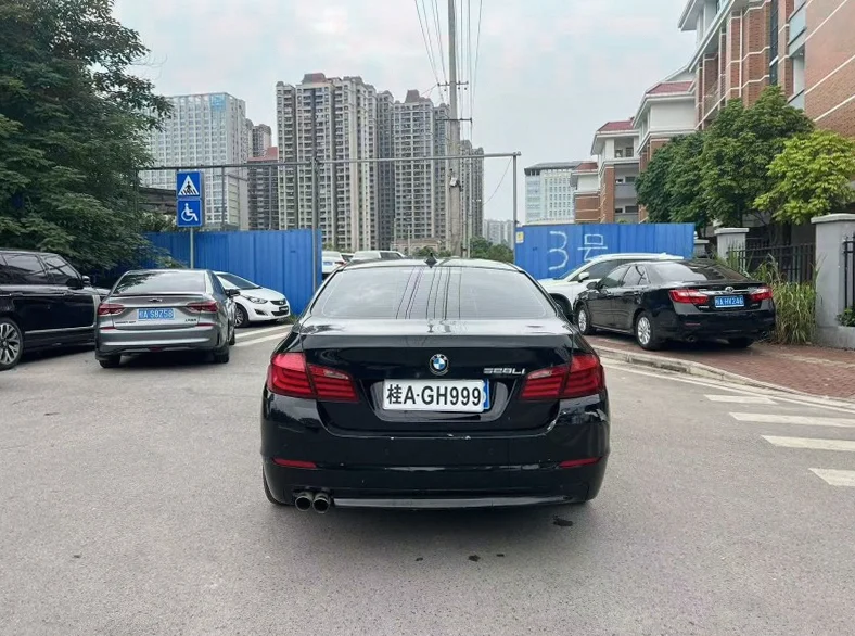 宝马5系 后面外观三