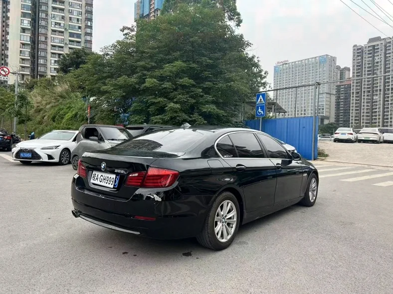 宝马5系 驾驶室