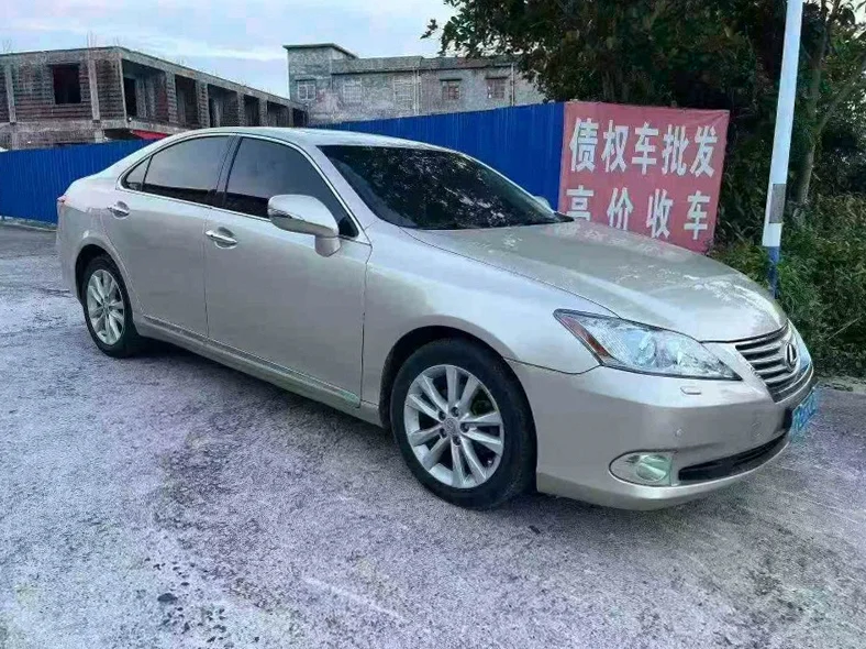 雷克萨斯ES 正面外观二