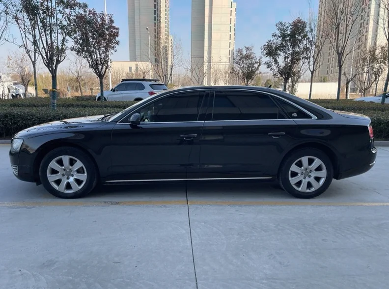 奥迪A8L 后面外观三