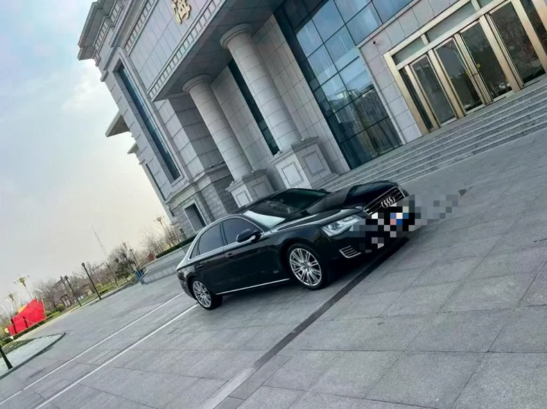 奥迪A8L 正面外观二