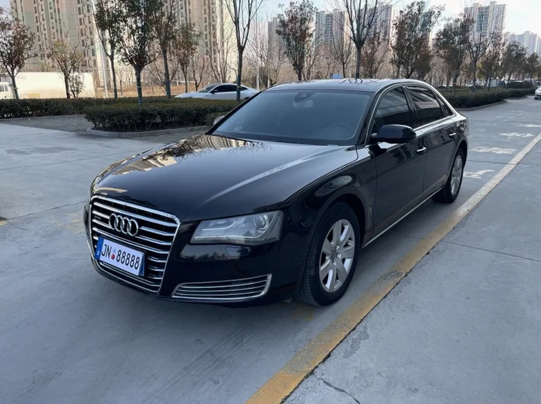 奥迪A8L 正面外观二