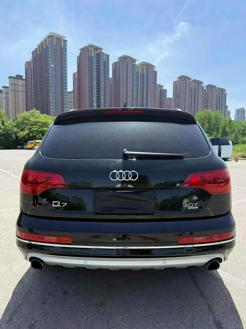 奥迪Q7 驾驶室