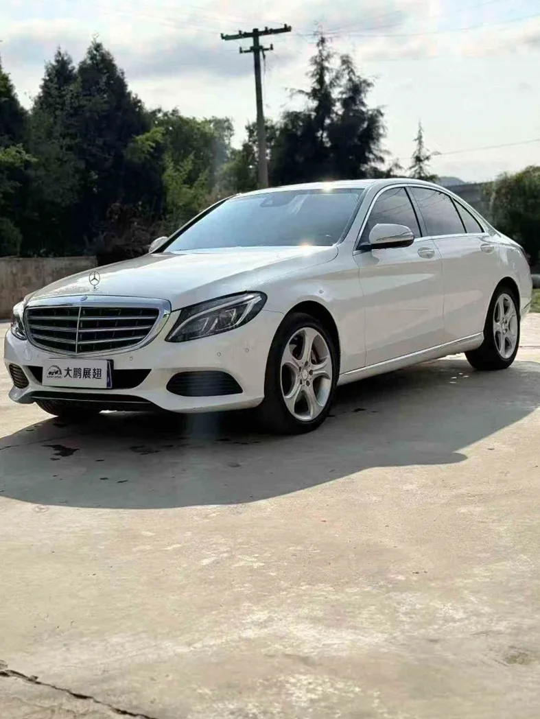 奔驰C 正面外观三