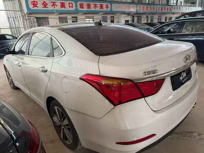 现代名图 内饰前排