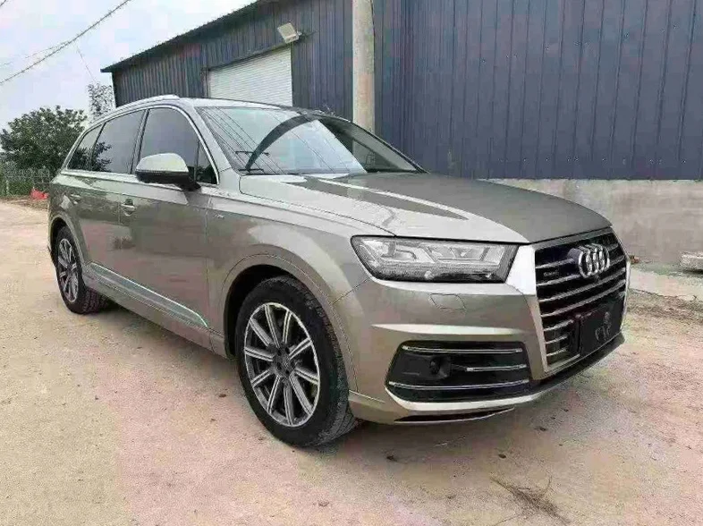 奥迪Q7 正面外观二
