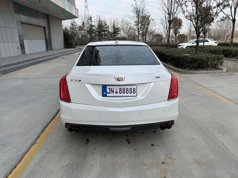 凯迪拉克CT6 后面外观二