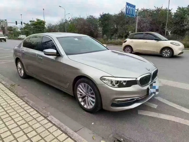 宝马5系 正面外观三