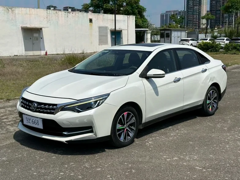 启辰D60 驾驶室