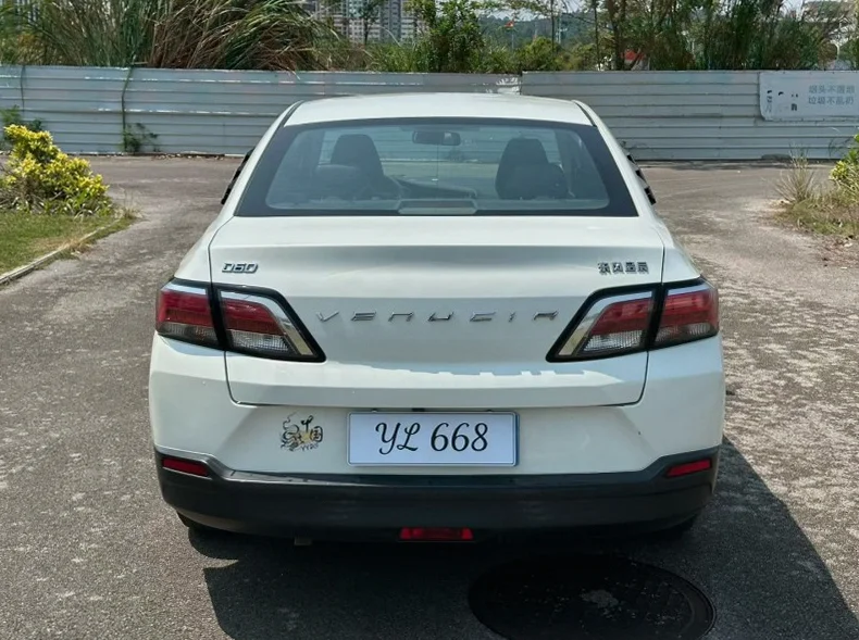 启辰D60 后面外观一