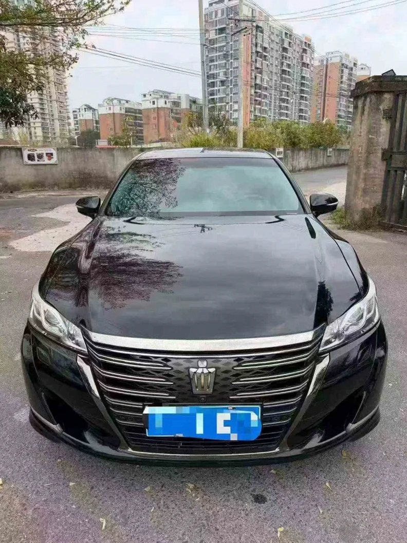 18年丰田皇冠2.0T