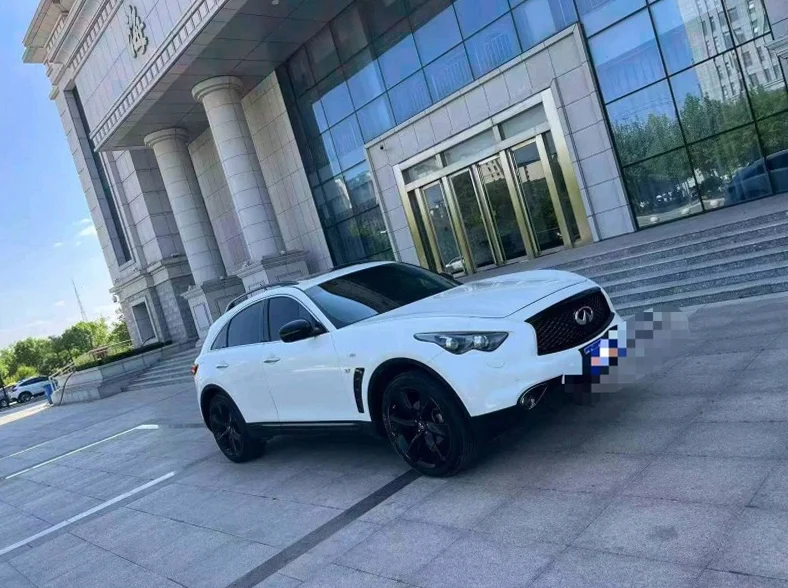英菲尼迪QX70 正面外观二