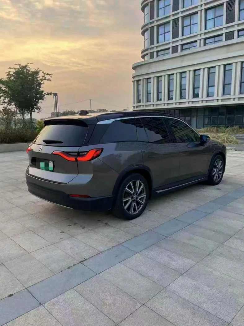 蔚来ES8 后面外观三