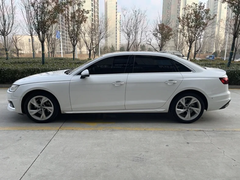 奥迪A4L 后面外观三