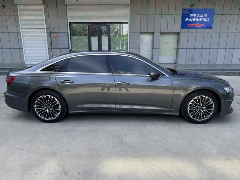 奥迪A6L 后面外观一