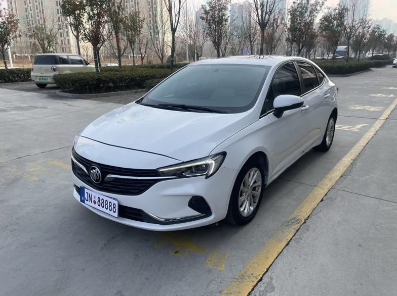 别克威朗 正面外观三