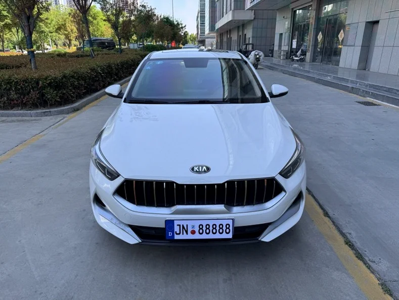 20年起亚K3 1.5L CVT互联版