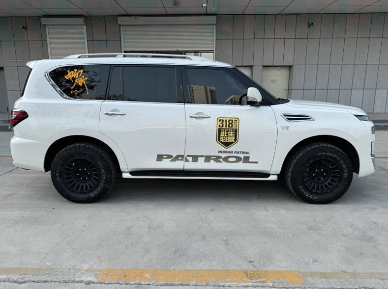 日产途乐 后面外观一