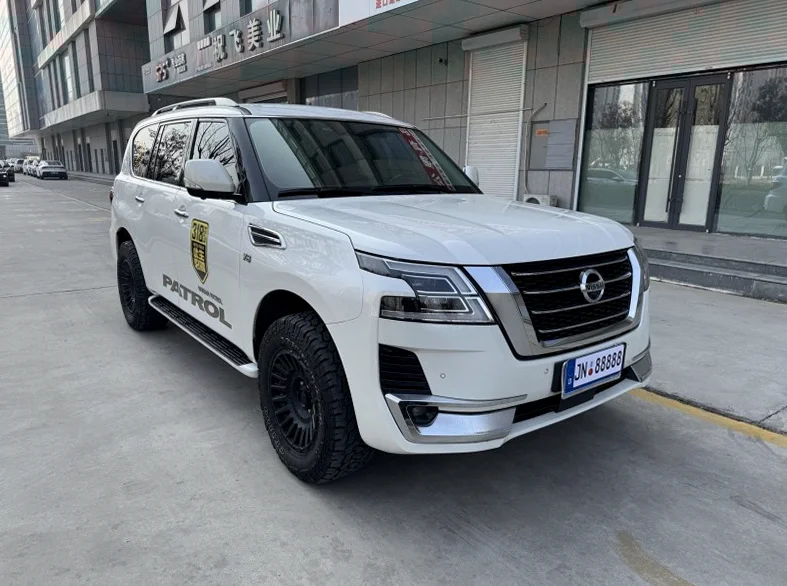日产途乐 正面外观三