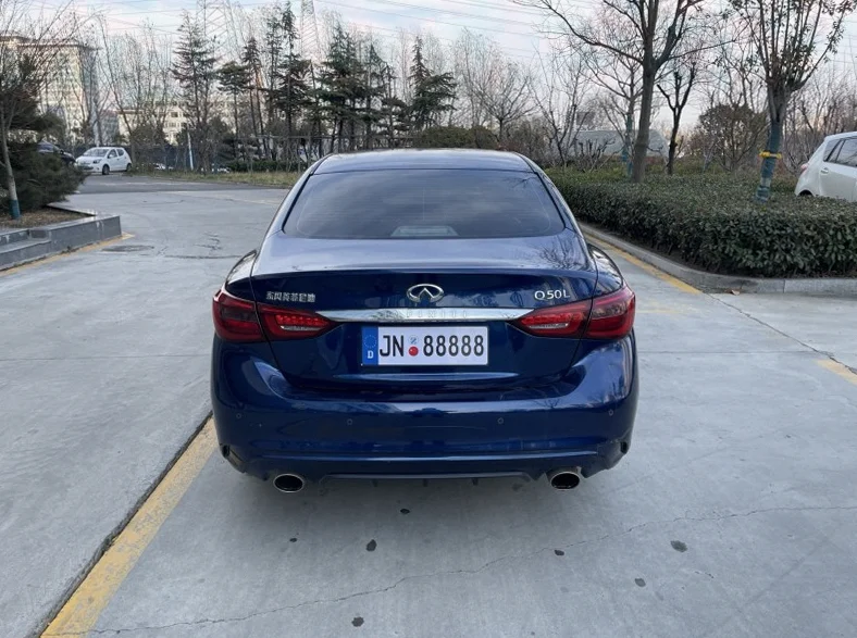 英菲尼迪Q50L 后面外观二
