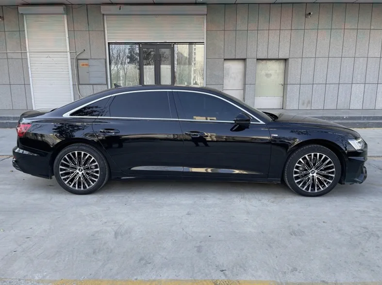 奥迪A6L 后面外观一
