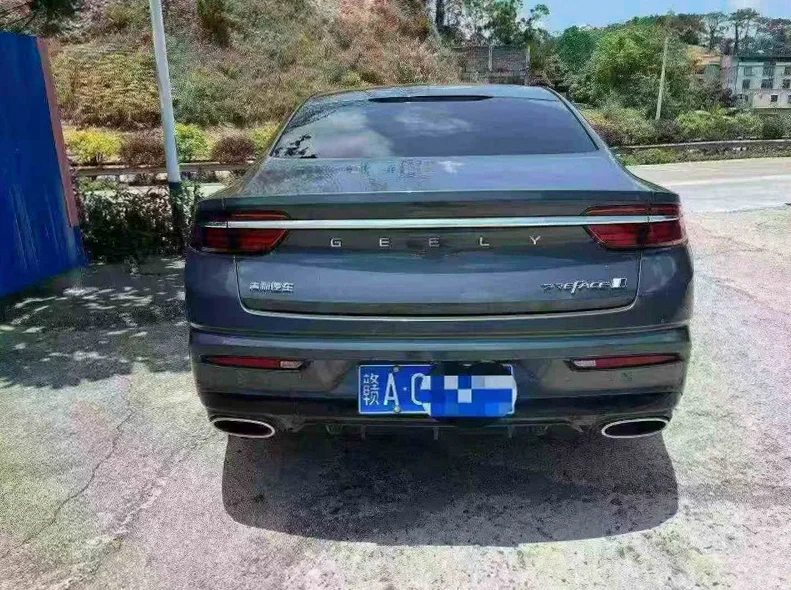 吉利星瑞 驾驶室