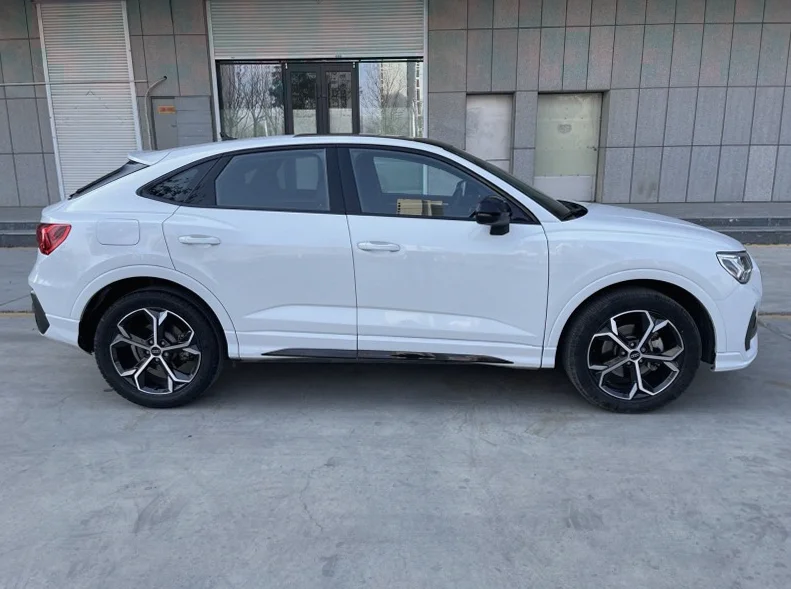 奥迪Q3 后面外观一