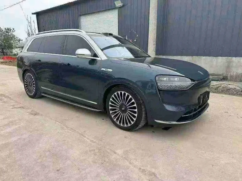 华为智选问界 后面外观一