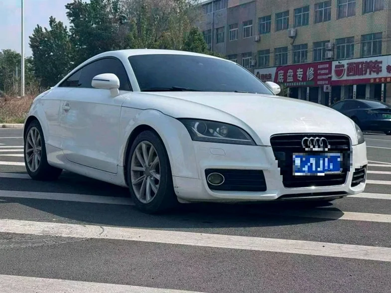 奥迪TT 正面外观二